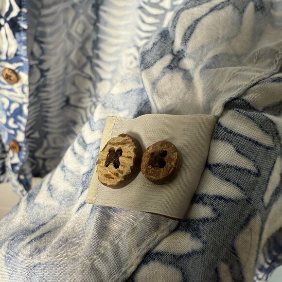 Caribbean Shirt M Shirt Hawaiian. Blues and White Cruise Vacation Fun Shirt - Picture 6 of 7